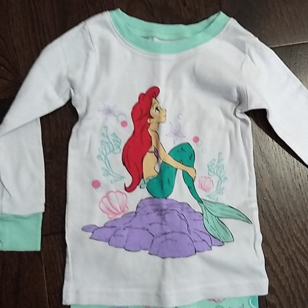 2 Sets of Little Mermaid Pajamas - Size 3T - Picture 2 of 5